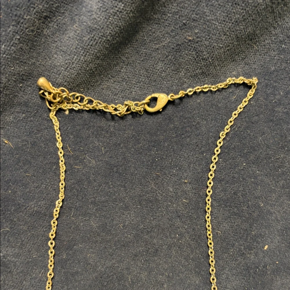 Elegant Circle Necklace - Picture 3 of 3